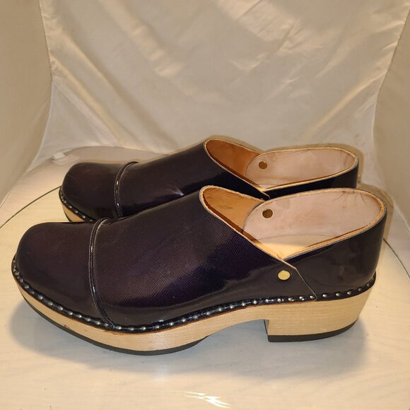 Womens Multnomah Fancier Wooden Patent Leather Clog Size: 10 Color: Burgundy - Picture 4 of 13